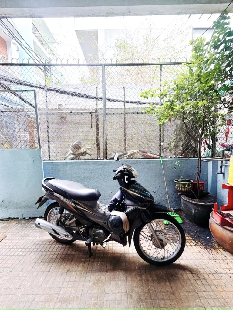 CHỈ 10 RA MẶT TIỀN XE HƠI Đ.TÔN THẤT THUYẾT- NHÀ NGANG LỚN 4.5M2- GÂN NGAY CẦU KINH TẺ THÔNG RA KHÁNH HỘI- HOÀNG DIỆU- BẾN VÂN ĐỒN.