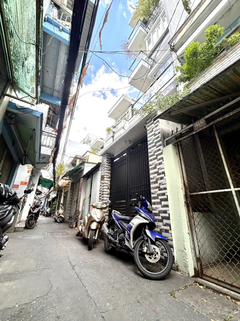 BÁN NHÀ 60M2- Đ.TÔN THẤT THUYẾT- LƯU THÔNG KHÁNH HỘI- HOÀNG DIỆU- BẾN VÂN ĐỒN- NGUYỄN TẤT THÀNH.