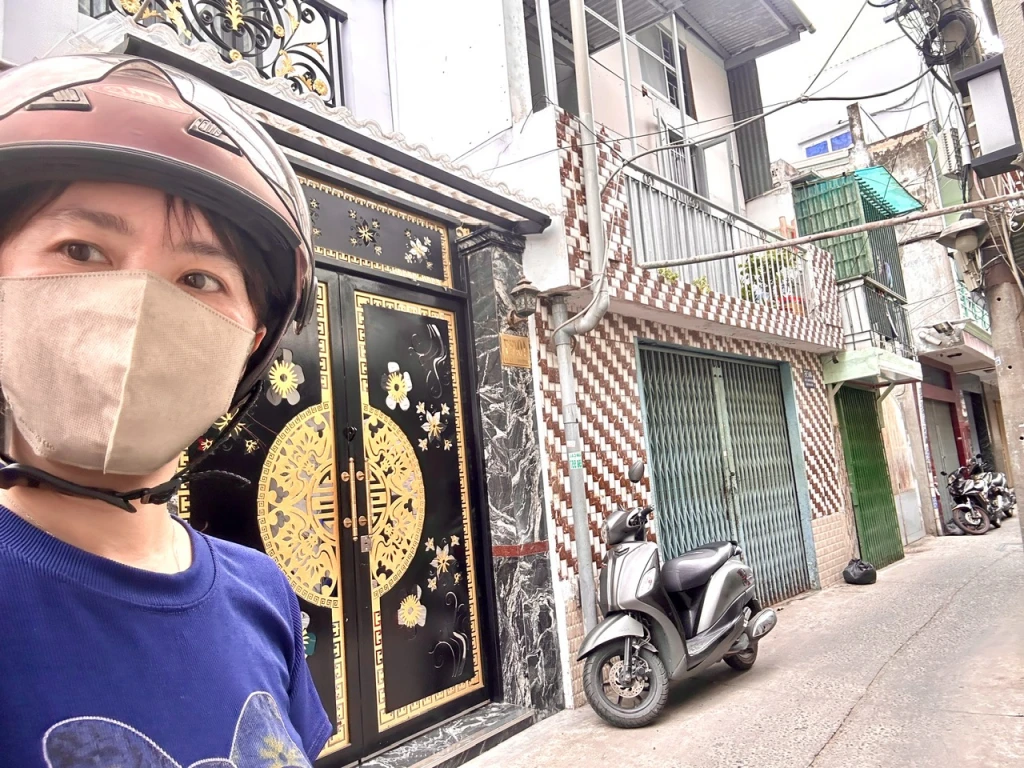 BÁN NHÀ Đ. NGUYỄN KHOÁI-79M2 NGANG LỚN- LUU THÔNG TÔN THẤT THUYẾT- BẾN VÂN ĐỒN- GẦN ĐẠI HỌC NGUYỄN TẤT THÀNH.