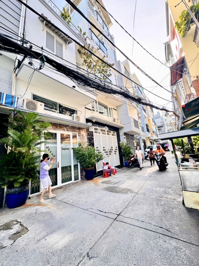 BÁN NHÀ 3 TẦNG-  MẶT TIỀN Đ.SỐ- XE HƠI ĐẬU CỬA- CHÀO CHỈ 7.99T- GIAO THƯƠNG Đ.TÔN ĐẢN- VỚI Đ.SỐ 41- KHÁNH HỘI- BẾN VÂN ĐỒN.