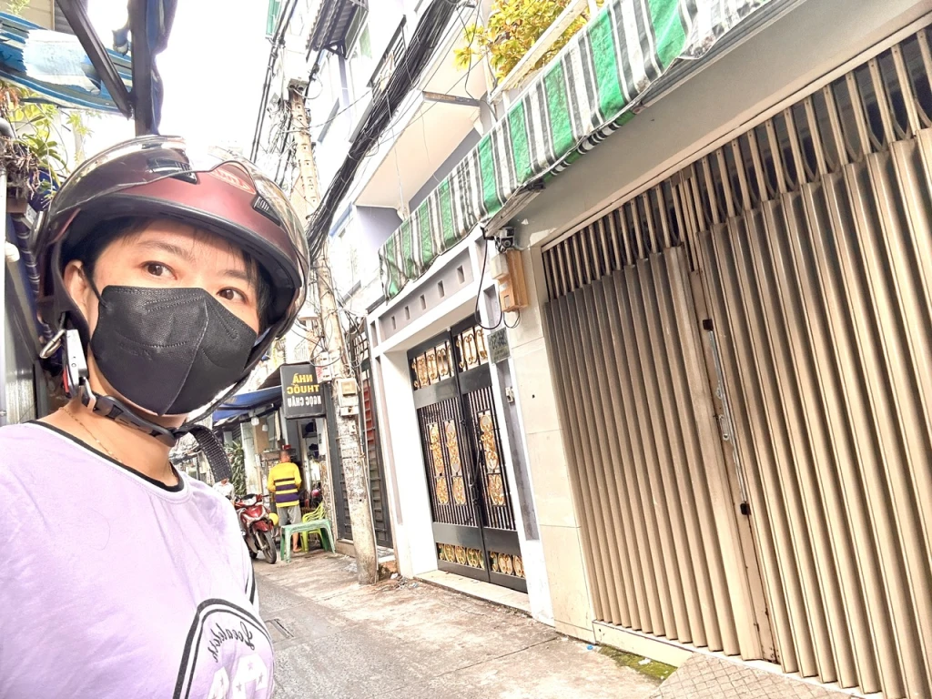 NHÀ BÁN 5 TẦNG ĐẸP VÀO Ở NGAY- Đ.TÔN ĐẢN- CÓ SÂN SAU KHOẢNG 20M-  CÁCH HƠN 20 M ĐẾN KHU Đ.SỐ XE HƠI ĐỢI ĐẤY- THÔNG RA KHÁNH HỘI, HOÀNG DIỆU.