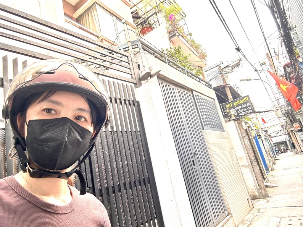 BÁN NHÀ Đ.ĐOÀN VĂN BƠ - VÀI BƯỚC CHÂN RA MT HXH- DT LỚN 72M2- LƯU THÔNG TÔN THẤT THUYẾT- NGUYỄN TẤT THÀNH.