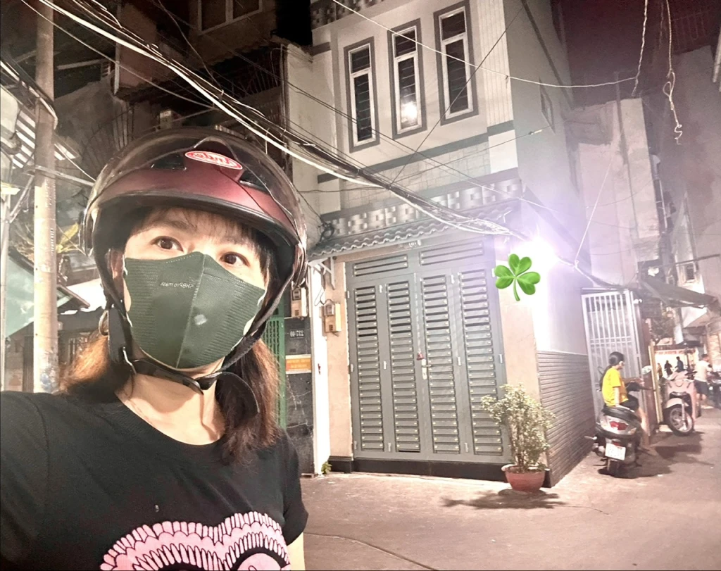 BÁN NHÀ 5 TẦNG Đ. HOÀNG DIỆU- VÀI BƯỚC CHÂN RA MT XE HƠI Đ. VĨNH KHÁNH- GẦN TRƯỜNG ĐH NGUYỄN TẤT THÀNH.