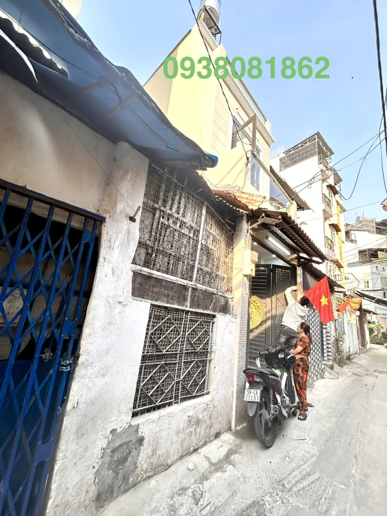 BÁN NHÀ CÁCH 2 CĂN RA CÓ XE HƠI- Đ. ĐOÀN VĂN BƠ- LƯU THÔNG TÔN THẤT THUYẾT- NGUYỄN TẤT THÀNH.