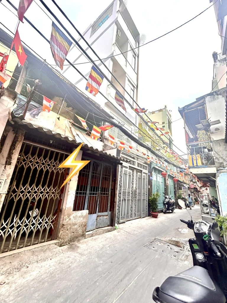BÁN NHÀ 3 TẦNG VÀO Ở NGAY- NGAY HXH Đ.NGUYỄN KHOÁI- GIAO THƯƠNG TÔN THẤT THUYẾT VÀ BẾN VÂN ĐỒN- GẦN ĐẠI HỌC NGUYỄN TẤT THÀNH
