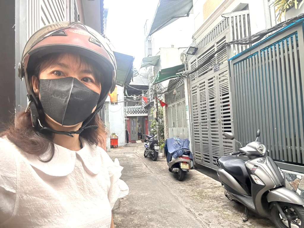 BÁN NHÀ 45M2- Đ.KHÁNH HỘI- GIAO THƯƠNG GIỮA TÔN THẤT THUYẾT VỚI HOÀNG DIỆU- CÁCH 30M RA MT XE HƠI.