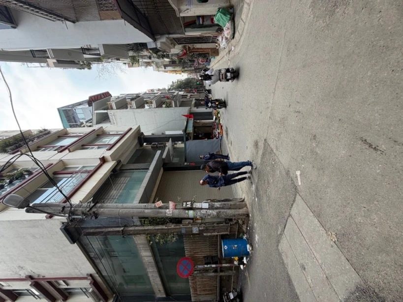 Bán nhà đẹp Phùng Chí Kiên- Lô Góc- Ô Tô vào nhà 56,9m2 giá 20 tỷ