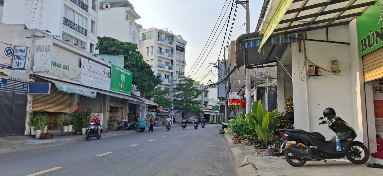 NHÀ MT SIÊU HIẾM NGUYỄN TƯ NGHIÊM, BÌNH TRƯNG TÂY, QUẬN 2