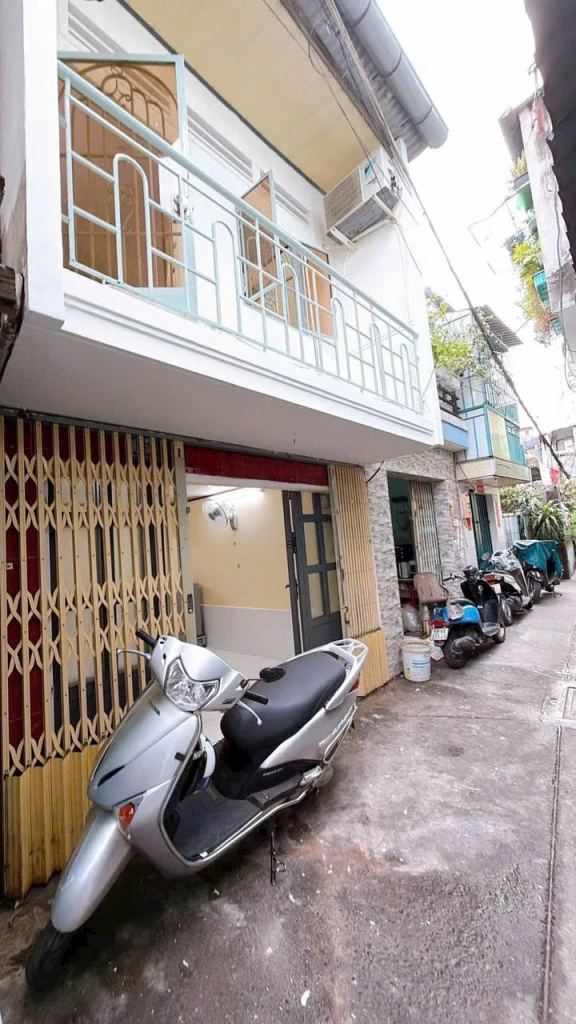 Bán Nhà Trung tâm Q4 sát Q1, Thành Phố HCM.