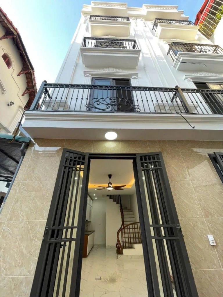 Cơ hội hiếm cho cư dân muón chuyển xuống mặt đất ( giá rẻ hơn căn chung cư) -  Ngõ nông giáp khu D Geleximco  - La Phù