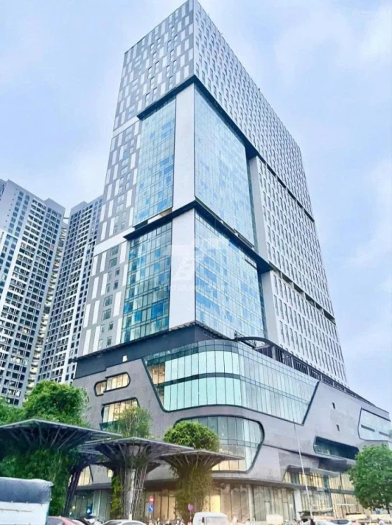 Bán nhanh mặt bằng kinh doanh chân đế Rox Center 136 Hồ Tùng Mậu 101m giá 5,4 tỷ cho thuê dòng tiền 40-50tr/ tháng