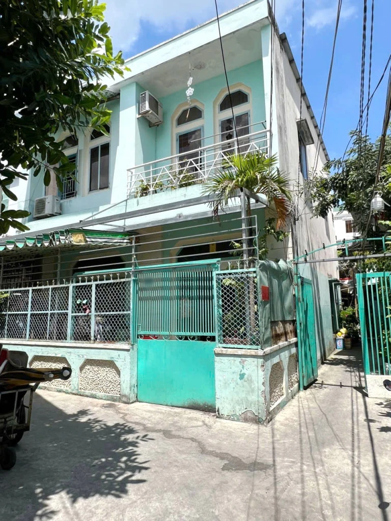 Nhà góc 2 tầng (7.7x13m) gần đường Dương Bá Trạc P1Q8. Giá 6 tỷ