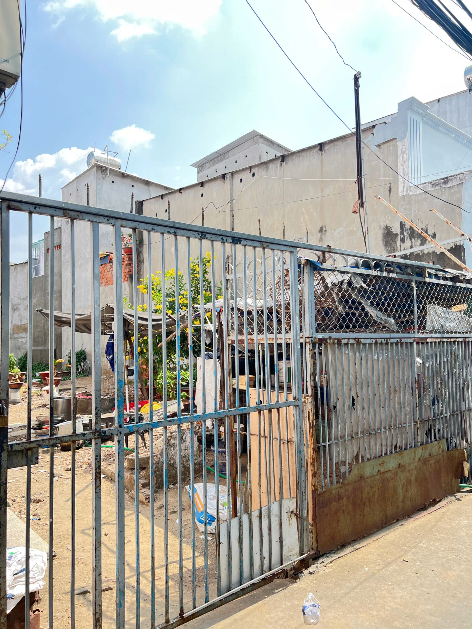 Nhà nát (180m2) 2 mặt hẻm đường Phạm Thế Hiển P6Q8. Giá: 8.5 tỷ