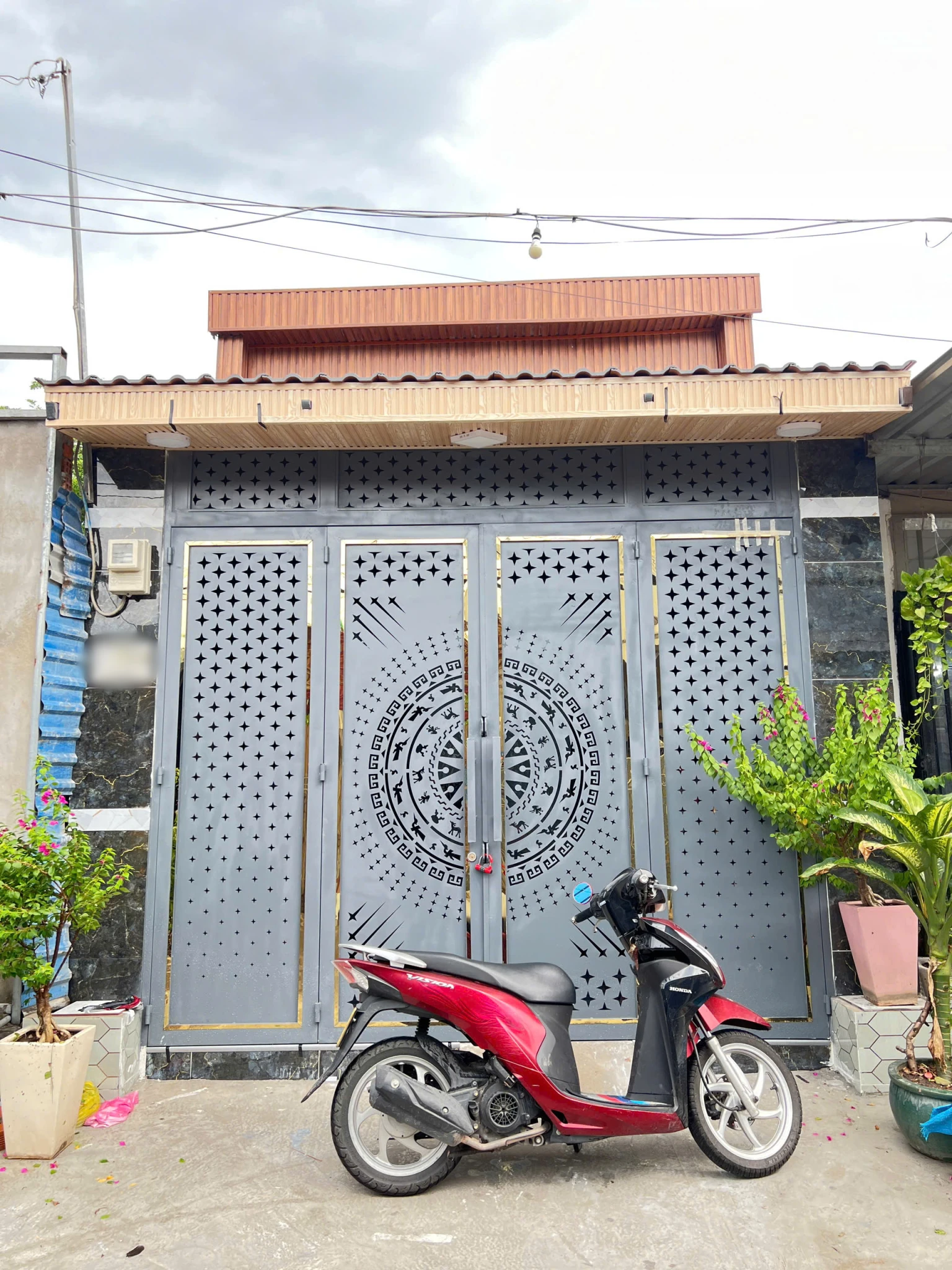 Nhà mới 2 tầng (4x17) mặt tiền đường C4  Phạm Hùng,Bình Hưng. Giá: 4.4 tỷ