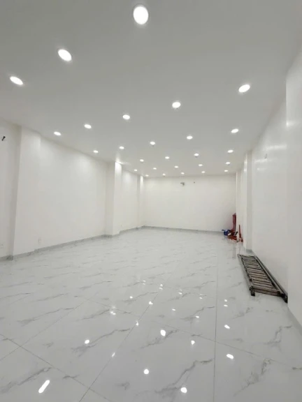 Cho thuê nhà 5 tầng mặt tiền QL50 ngay ngã tư Tạ Quang Bửu P5Q8