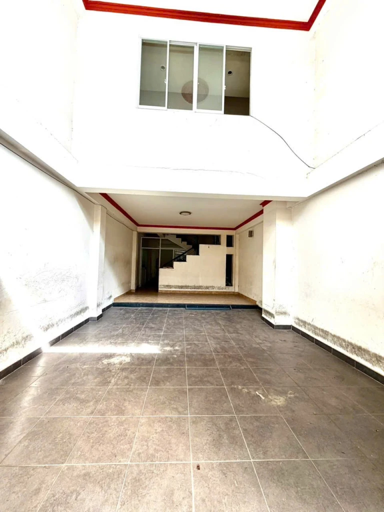 Bán CHDV 5 tầng Đường Bình Đông, P13Q8. Giá 8.2 tỷ TL