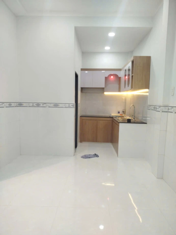 Nhà 2 tầng mới sát hẻm ôtô P. Chánh Hưng. Giá 4,85 tỷ TL