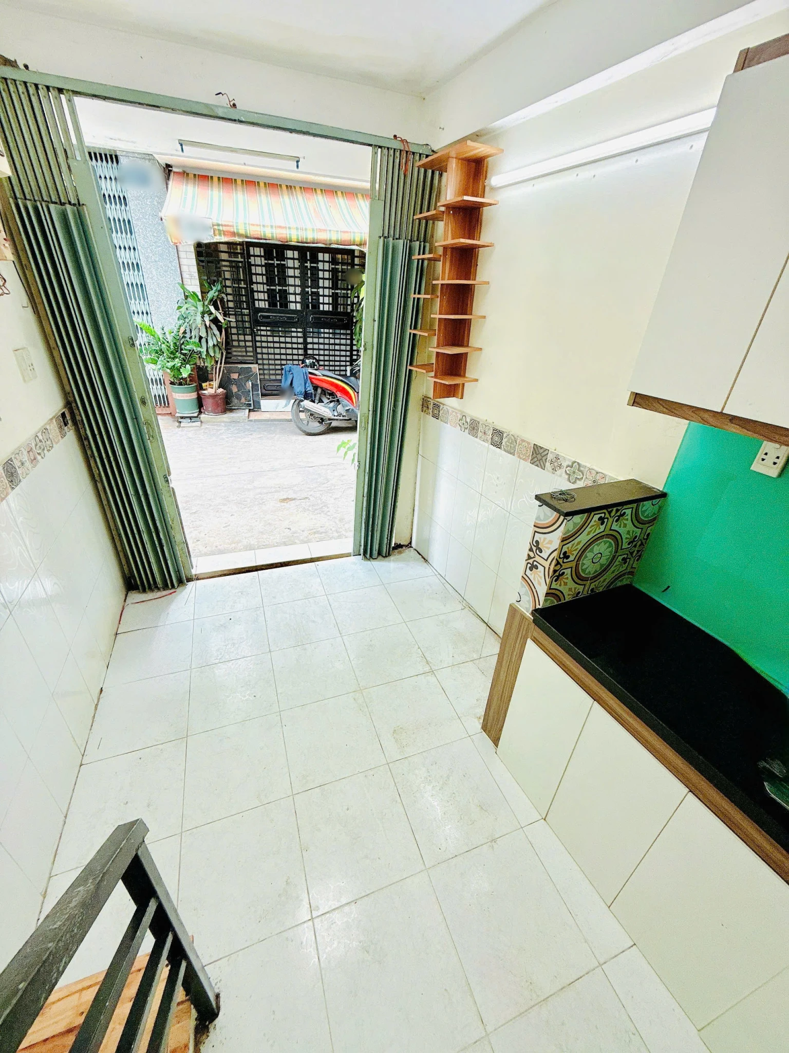 Nhà 2 tầng nở hậu hẻm 4m Âu Dương Lân P3Q8. Giá 1,85 tỷ TL