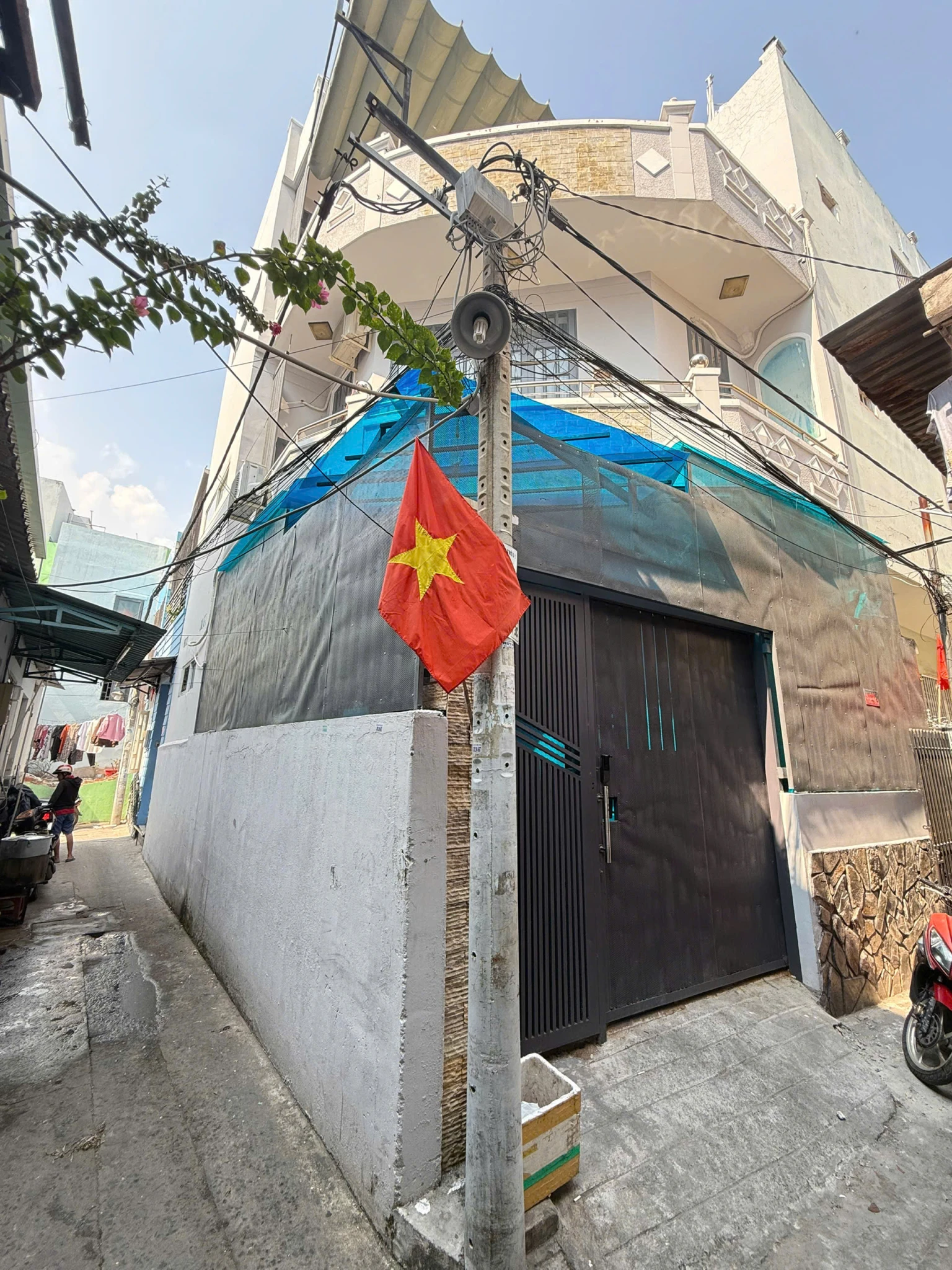 Căn góc 4 tầng nở hậu DT lớn Bùi Minh Trực P5Q8. Giá 5,98 tỷ TL