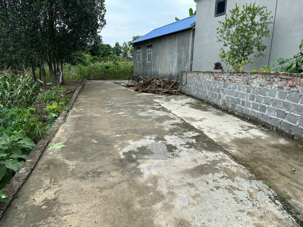 Chính chủ bán đất trung tâm thị trấn gần trường chợ uỷ ban sát đường QL21 & HCM chỉ 10p tới