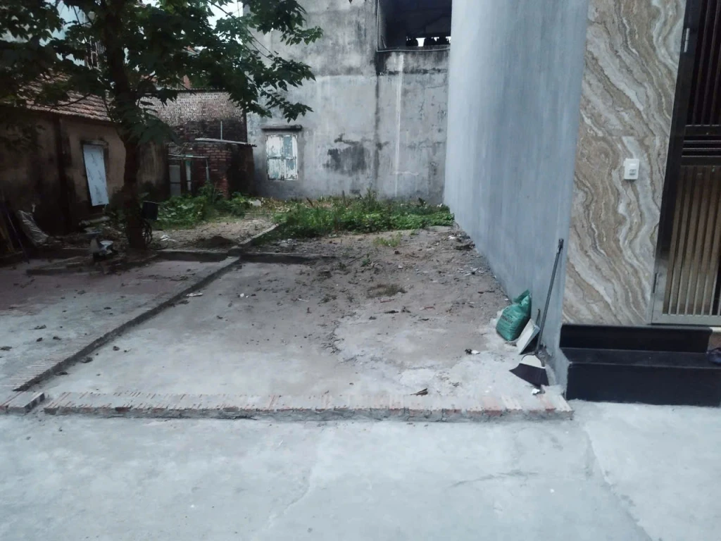 Lô đất đầu làng Hoàng Long cạnh cổng trường C3 Đặng Xá – ngõ thoáng – 20m ra trục chính – nhô 3.8 tỷ – diện tích 51m²