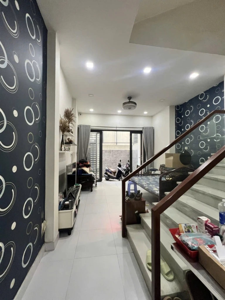 Quận 10 - Nguyễn Duy Dương - Sát Mặt tiền - 56m2 - 4 tầng - 8.8 tỷ