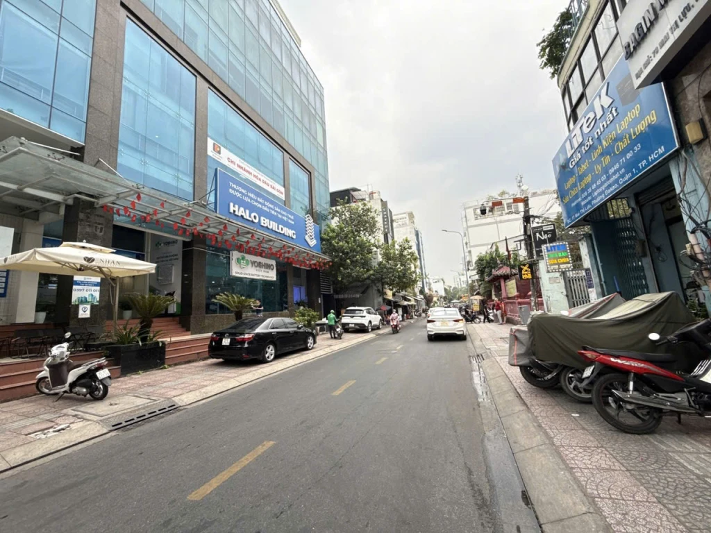 Gấp bàn nhà hai mặt tiền MAI THỊ LỰU - Quận 1 - 132m2 - 4 tầng - HXH - 39 tỷ