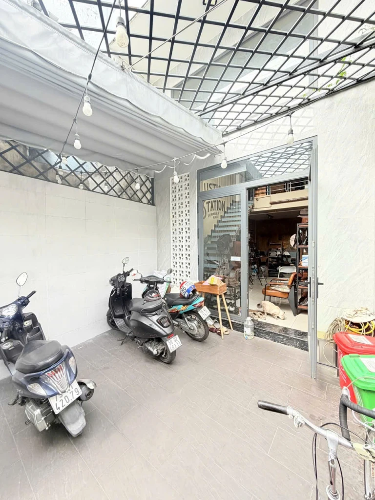 CHDV CMT8 - Quận 10 - 5 tầng - 5 Phòng - 56m2 - 11,8 ty còn TL