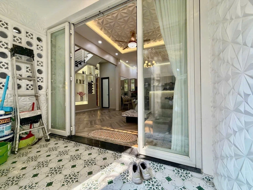 Quận 7 - Nhà đẹp ở ngay - 2 tầng - 49m2 - Trần Văn Khánh - 6.5 Tỷ