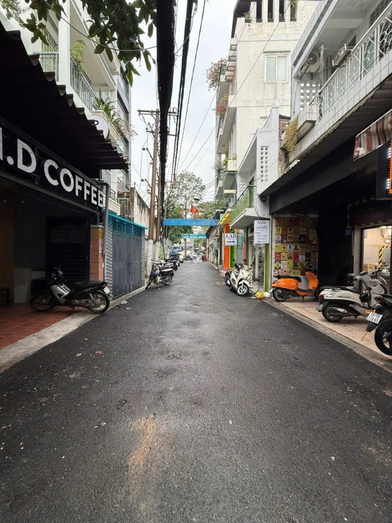 Bán gấp nhà hẻm Trần Hưng Đạo - Quận 1 - 66m2 - 3 tàng - Giá 14.9 Tỷ