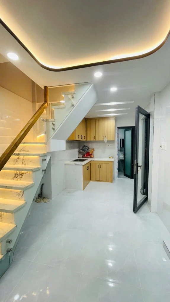 CMT8 - Quận 10 - Nhà mới ở ngay - 2 tầng - Kế hẻm ô tô - 3.1 tỷ