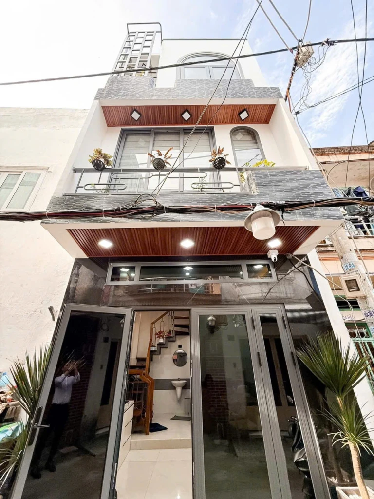 Nguyễn Tri Phương - Quận 10 - Ba gác thông - 3 tầng - 4.8 tỷ