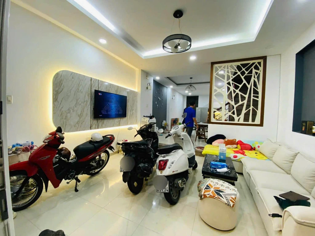 HXH quay đầu - Lâm Văn Bền - Quận 7 - 77m2 - 2 tầng - 8.55 tỷ