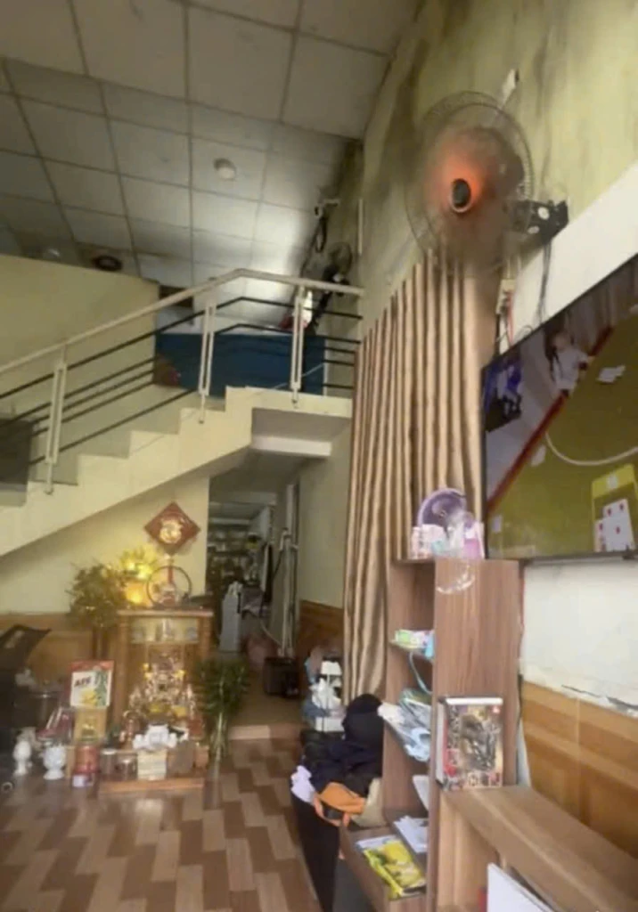 BÁN NHÀ GÁC LỬNG CÁCH 50M TỚI TÔN ĐẢN.