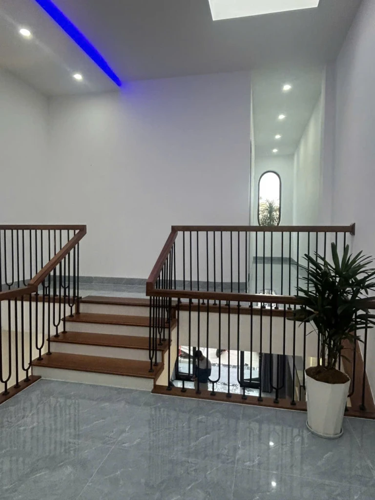 CẨM LỆ : NHÀ 2 TẦNG ĐẸP LONG LANH, FULL NỘI THẤT - MẶT TIỀN ĐƯỜNG 8m NGUYỄN NHÀN,  DT: 100m2 (4m5 x 22m) - TRUNG TÂM QUẬN CẨM LỆ, XÁCH VALI VÀO Ở NGAY.