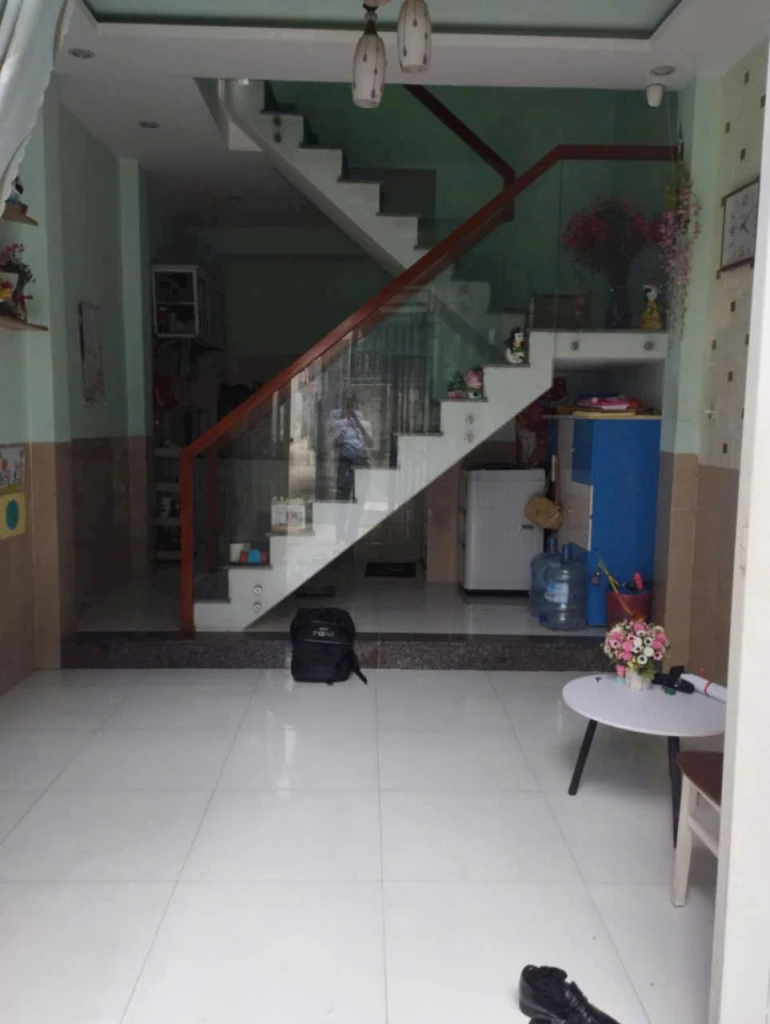 Nhà 2 tầng kiệt Lê trọng Tấn.