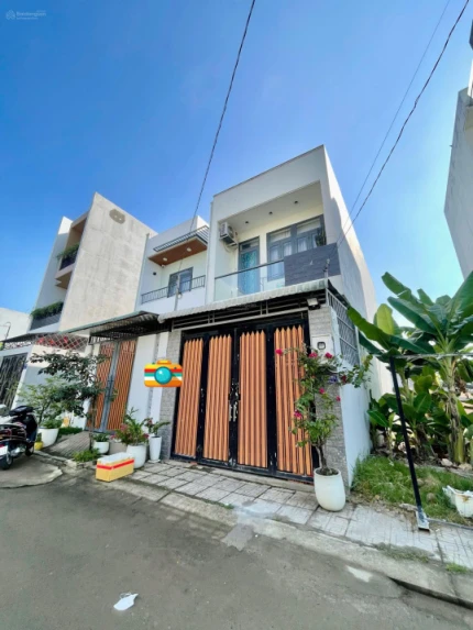 BÁN căn nhà xuất hiện cấu trúc SẴN KHU dân ở TRƯỜNG LƯU, LONG TRƯỜNG - con đường OTO 9M CHỈ rộng 4 TỶ