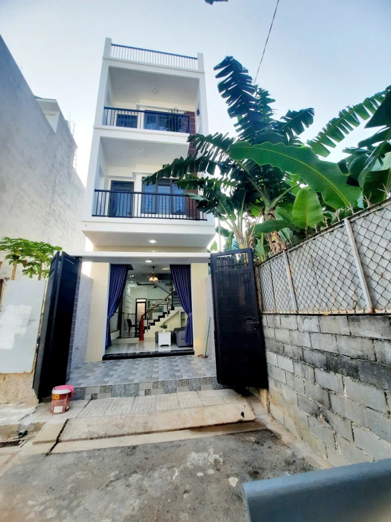 Bán nhà mới xây đướng số 6 linh xuân thủ đức LH:0909428959.