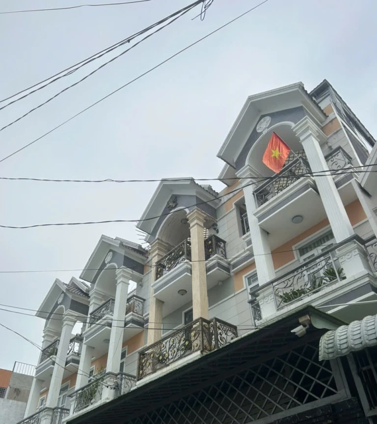 Bán gấp nhà đẹp Thạnh Lộc 37, Q.12: 5 tầng, 81m2, 4 phòng ngủ, sổ hồng trao tay, giá hời chỉ 6.6 tỷ - Gọi 0918377255 ngay!