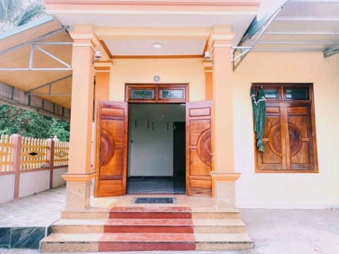 NHÀ MÁI BẰNG