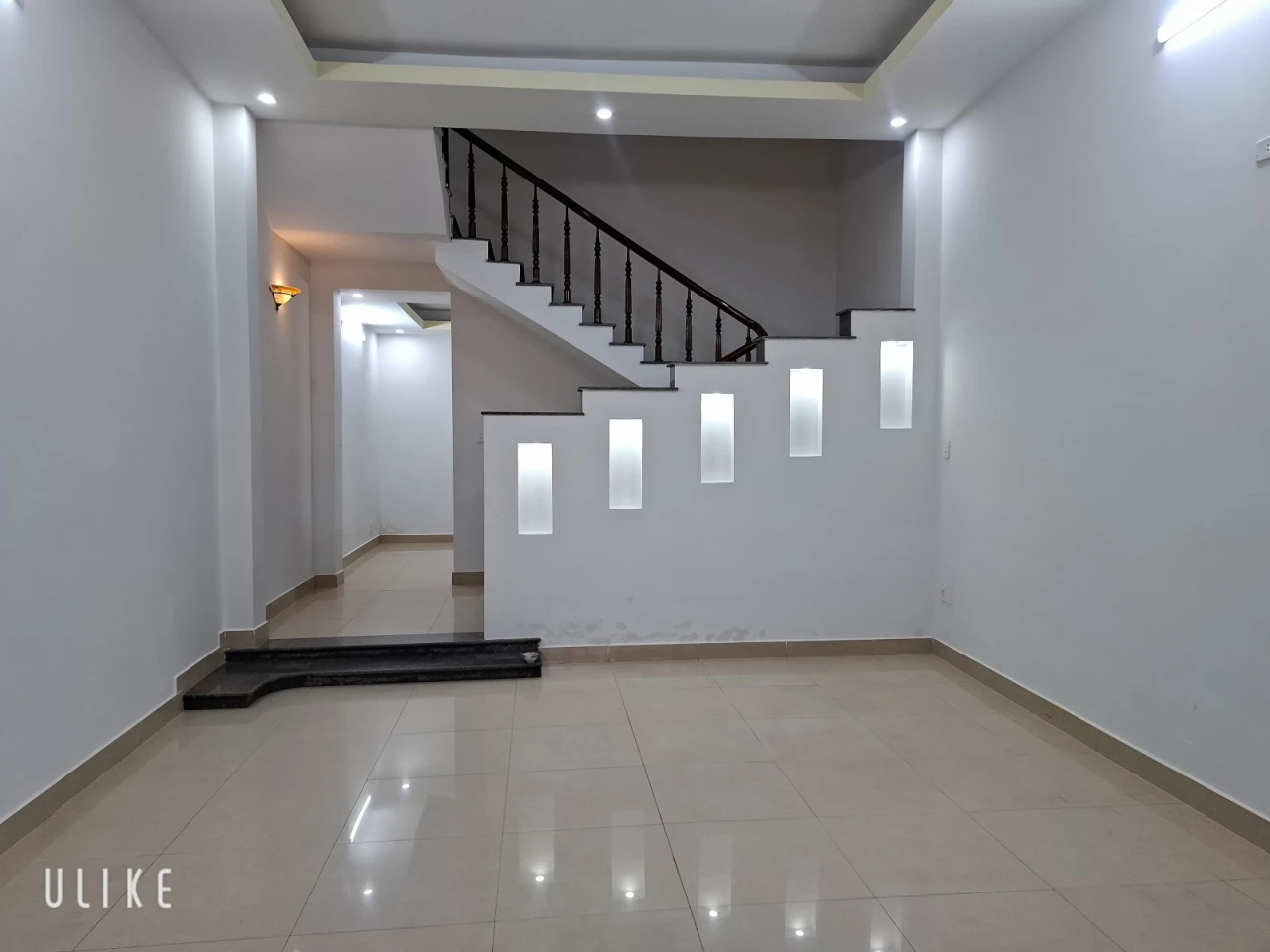 NHÀ 2 TẦNG KIỆT Ô TÔ NGUYỄN PHƯỚC NGUYÊN