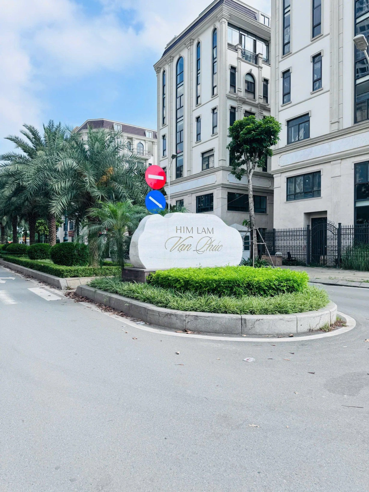 Bán biệt thự chính chủ cần bán Him Lam Vạn Phúc Hà Đông 91m 6T thang máy hai mặt 33 tỷ tỷ