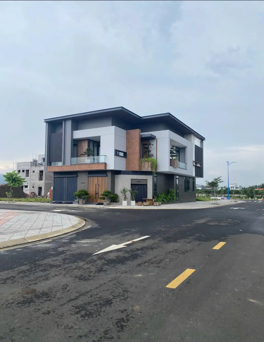 Chủ cần tiền ra gấp đất ngay trung tâm Thủ Dầu Một, Bình Dương giá 1tỉ7 còn thương lượng