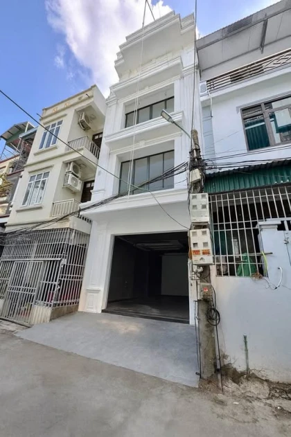 Bán nhà 4 tầng mới – Phố Mùng 5/8, Trần Hưng Đạo, Hạ Long Bán nhà 4 tầng mới – Phố Mùng 5/8, Trần Hưng Đạo, Hạ Long