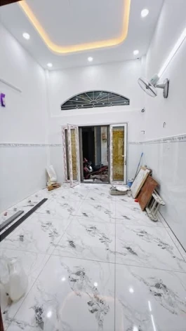 CHỐT NHÀ ĐẸP XÂY MỚI TOANH TRUNG TÂM QUẬN 4 – GIÁ BẰNG CHUNG CƯ”