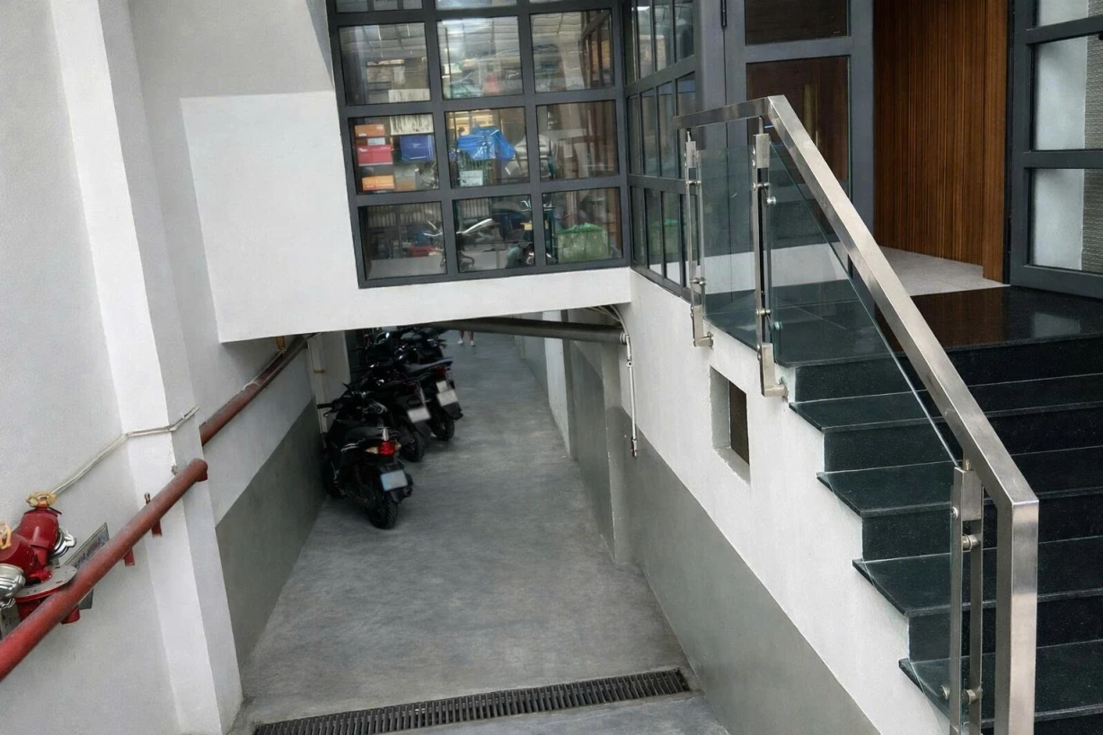 Tòa Nhà Dịch Vụ - 7 Tầng – 109m2 - Lý Thường Kiệt, Phường 8, Gần Quận 10, Dòng Tiền Tốt