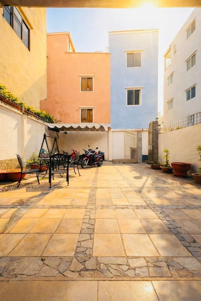 Biệt thự cổ giữa lòng Quận 10, P13 CMT8 – Nơi an trú giữa phố thị.






.