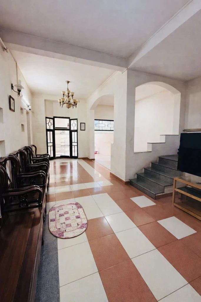 Biệt thự tìm chủ - P13 Quận 10 – đường Cách Mạng Tháng 8








.