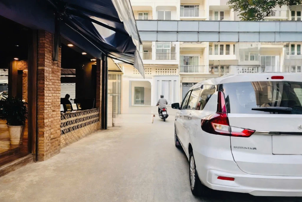 Nhà phố trung tâm Quận 10, HXH Gần Nguyễn Tri Phương – nơi ở và làm ăn thuận duyên









.