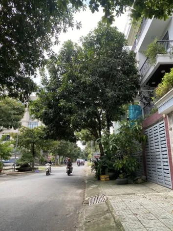 BÁN ĐẤT MẶT TIÊN KINH DOANH.